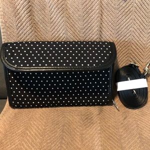 Thirty-one Everywear wallet in Swiss dot